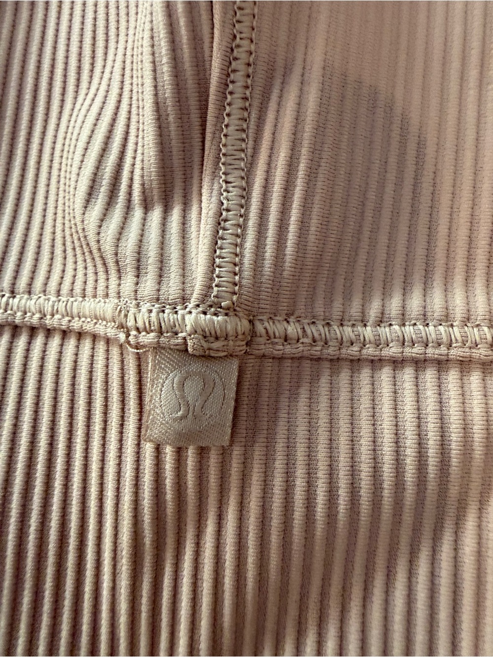 Lululemon Power Pivot Tank-Ribbed NWOT - Picture 2 of 3